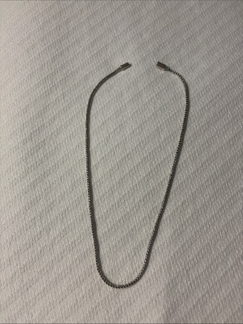 Elegant Women's Silver Chain Necklace - Modern Minimalist
